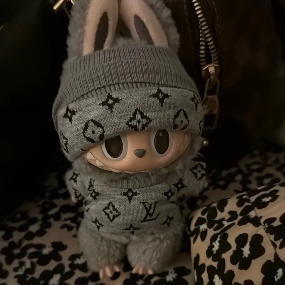 Labubu authentic Exciting Macaron Figures price for 1 - Picture 6 of 6